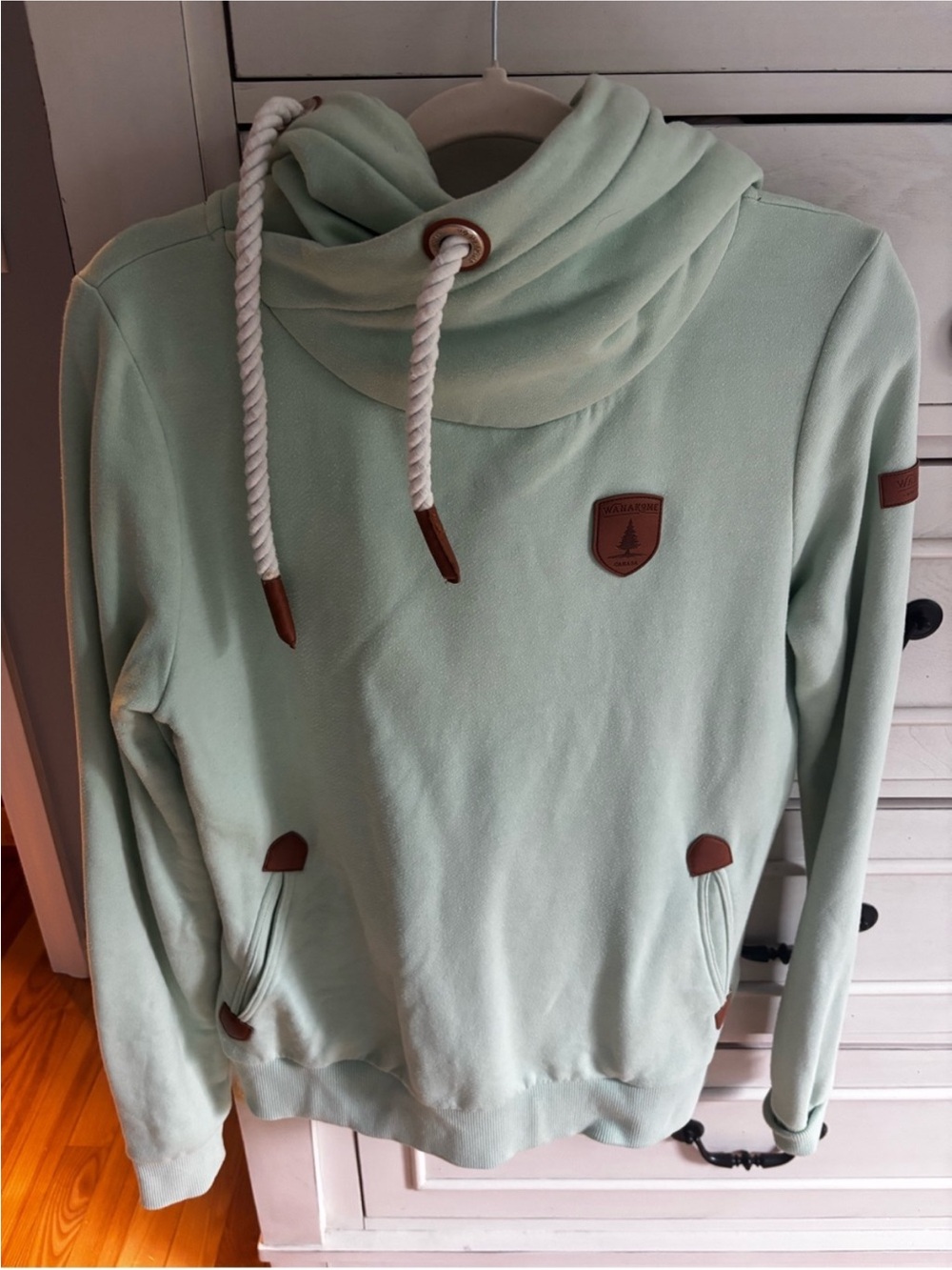 Wanakome Mint Green Crewneck Pullover with Rope Drawcord
